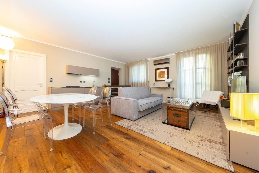 Splendido Appartamento In Piazza San Carlo 토리노 외부 사진